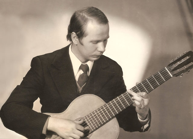 Гитарист Борис Окунев (1946-1996)