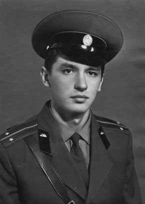 Лейтенант А.П. Красюков. Хабаровск, Дальний Восток, 1973 г.