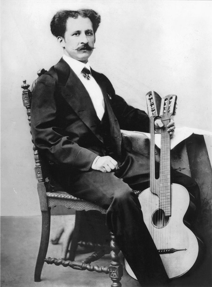 Московский гитарист-педагог Андрей Климентьевич Голиков.